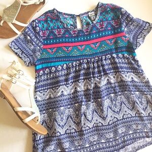 Multi Colored Short Sleeve Girls Tunic Top Size M